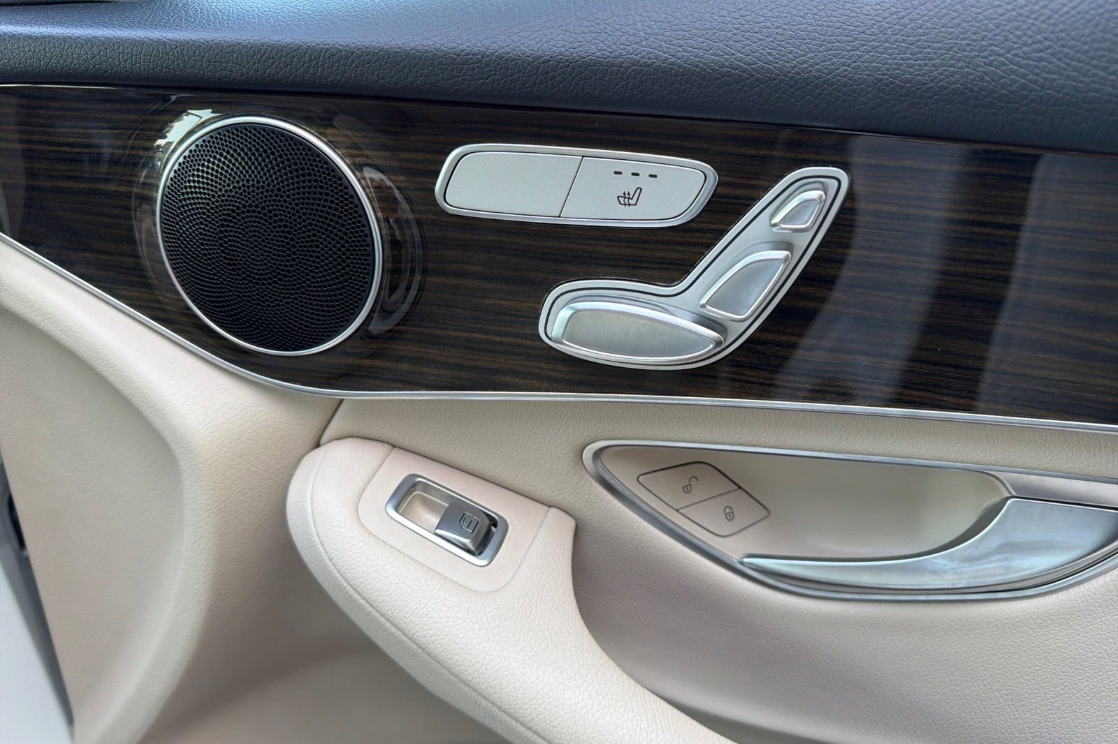 Used 2019 Mercedes-Benz GLC 300 image 20