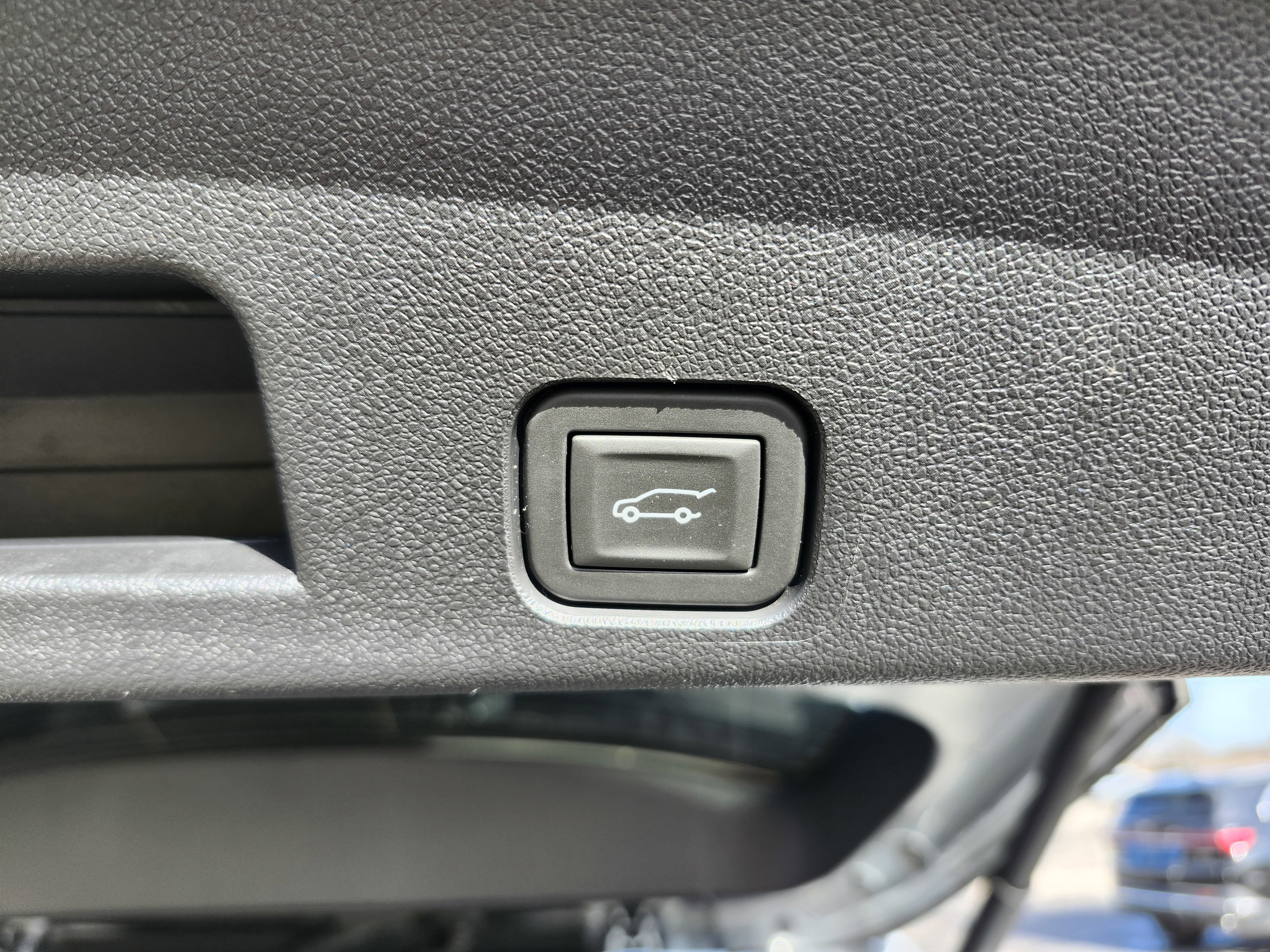 Used 2025 Buick Enclave Preferred image 32