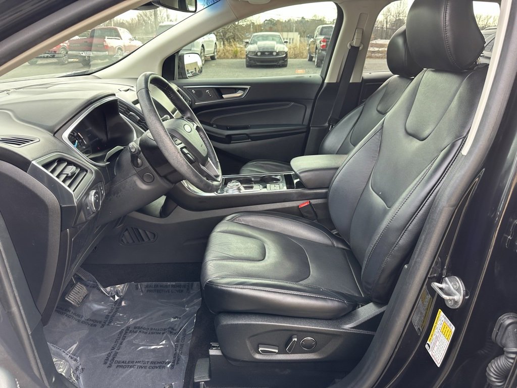 Used 2019 Ford Edge Titanium w/ Equipment Group 301A image 13