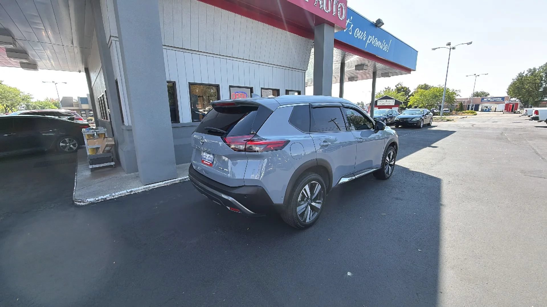 Used 2023 Nissan Rogue SL w/ SL Premium Package AWD/4WD image 6