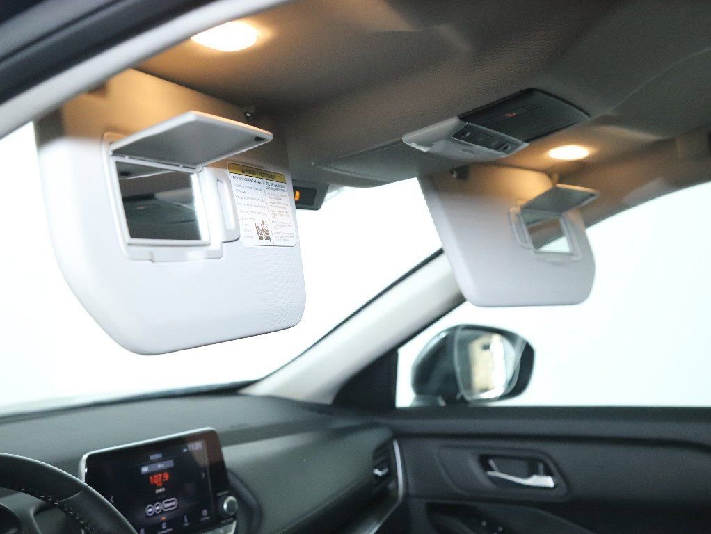 Certified 2025 Nissan Rogue SV image 19