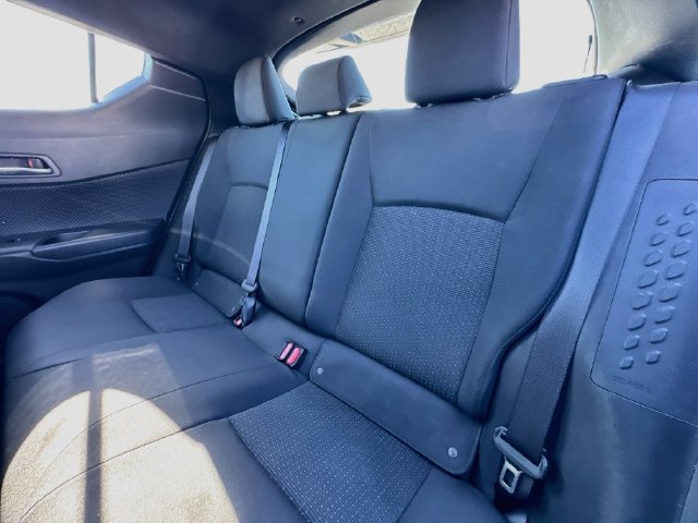 Used 2018 Toyota C-HR XLE FWD image 27