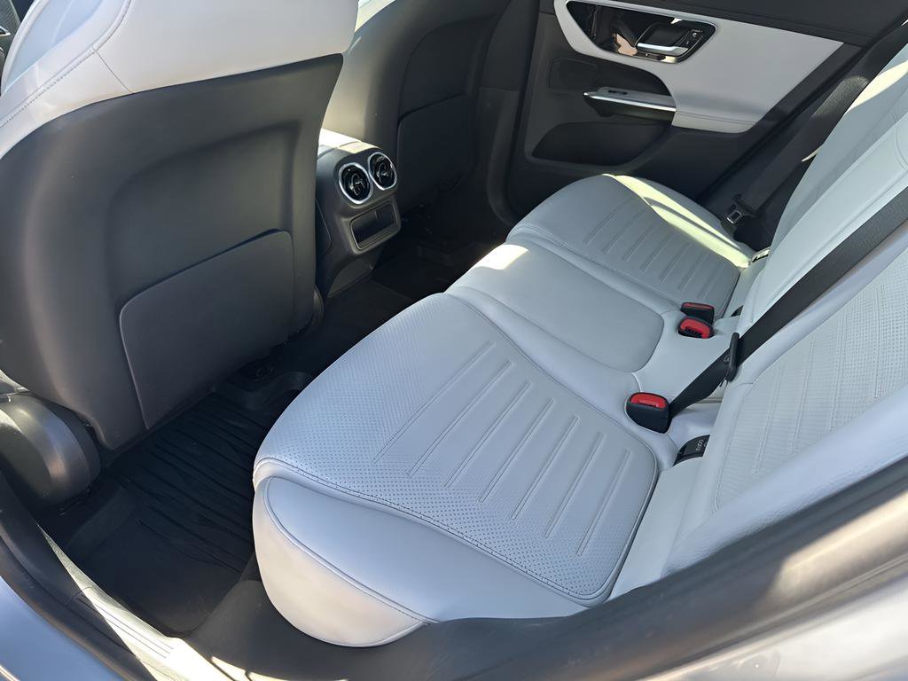 Used 2024 Mercedes-Benz GLC 300 4MATIC w/ AMG Line image 18