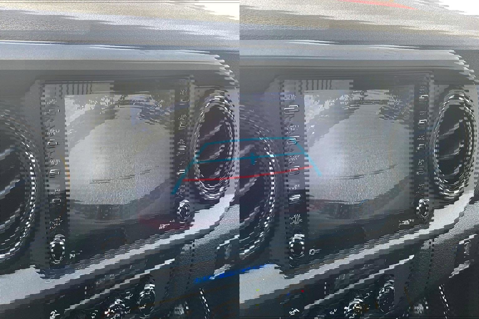 Used 2022 Toyota Tacoma TRD Off-Road w/ Technology Package AWD/4WD image 25