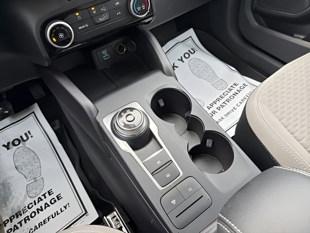 Used 2022 Ford Escape SE image 26