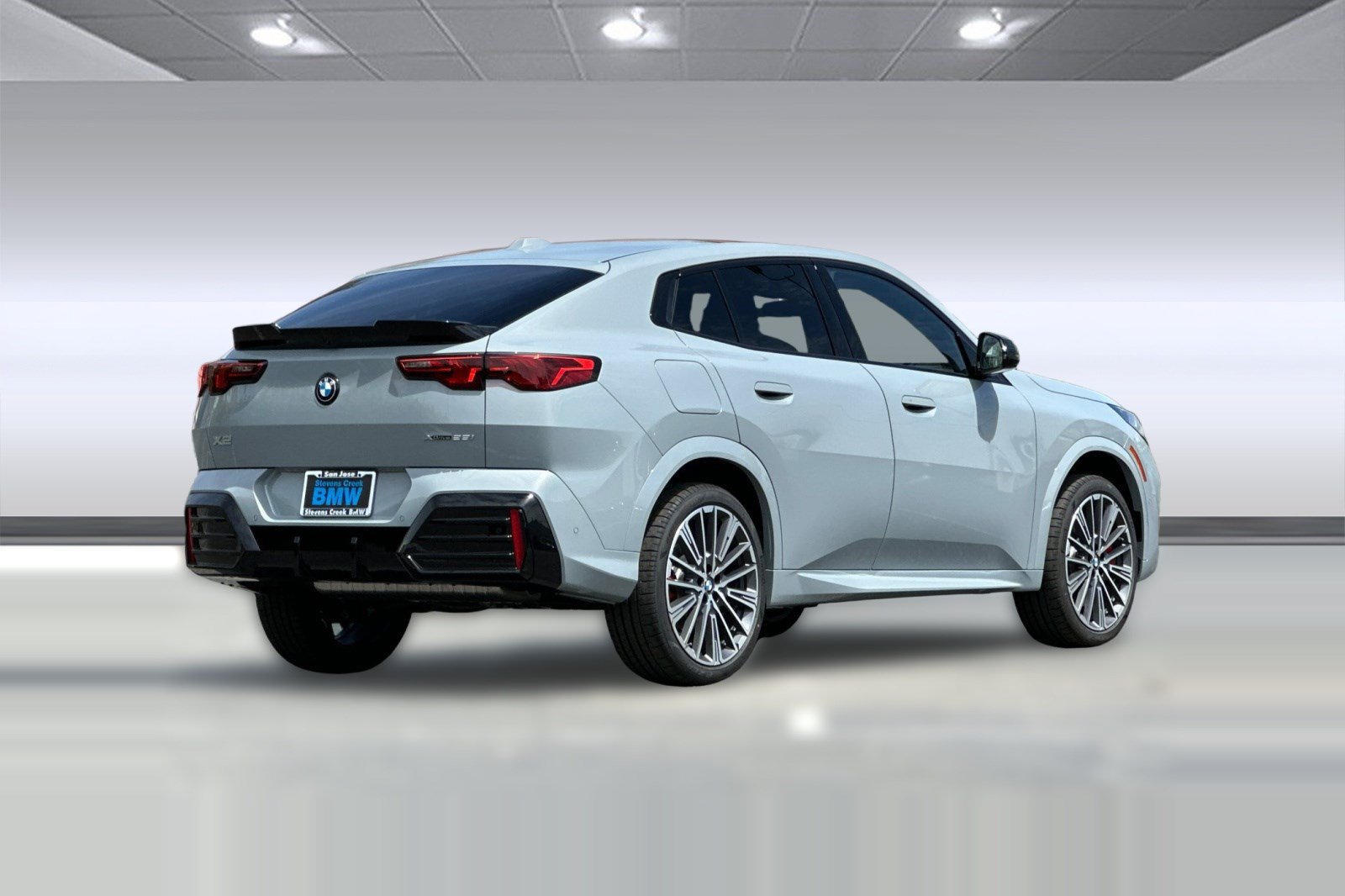 New 2026 BMW X2 xDrive28i w/ Technology Package AWD/4WD image 9