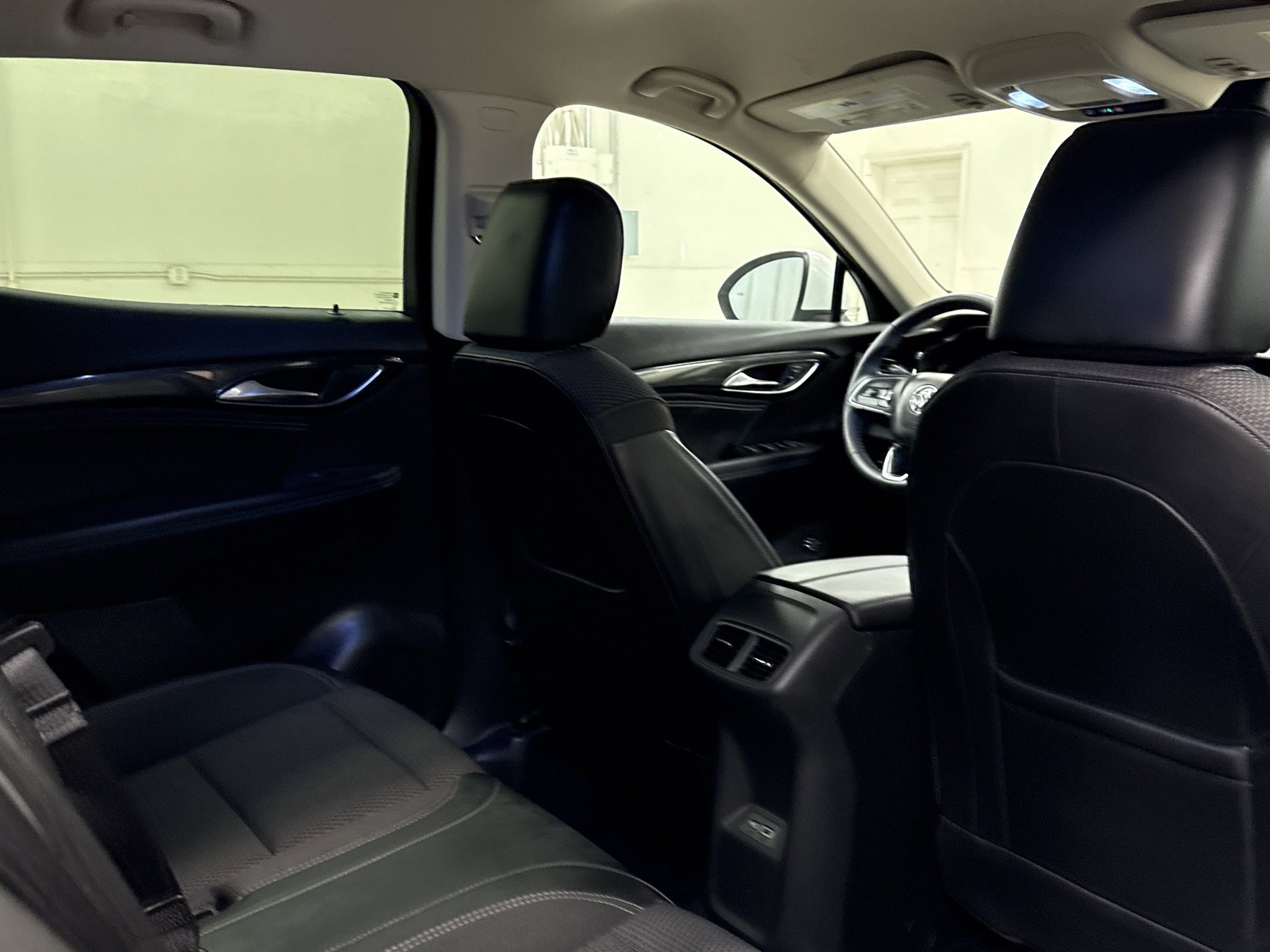 Used 2023 Buick Envision Preferred image 19