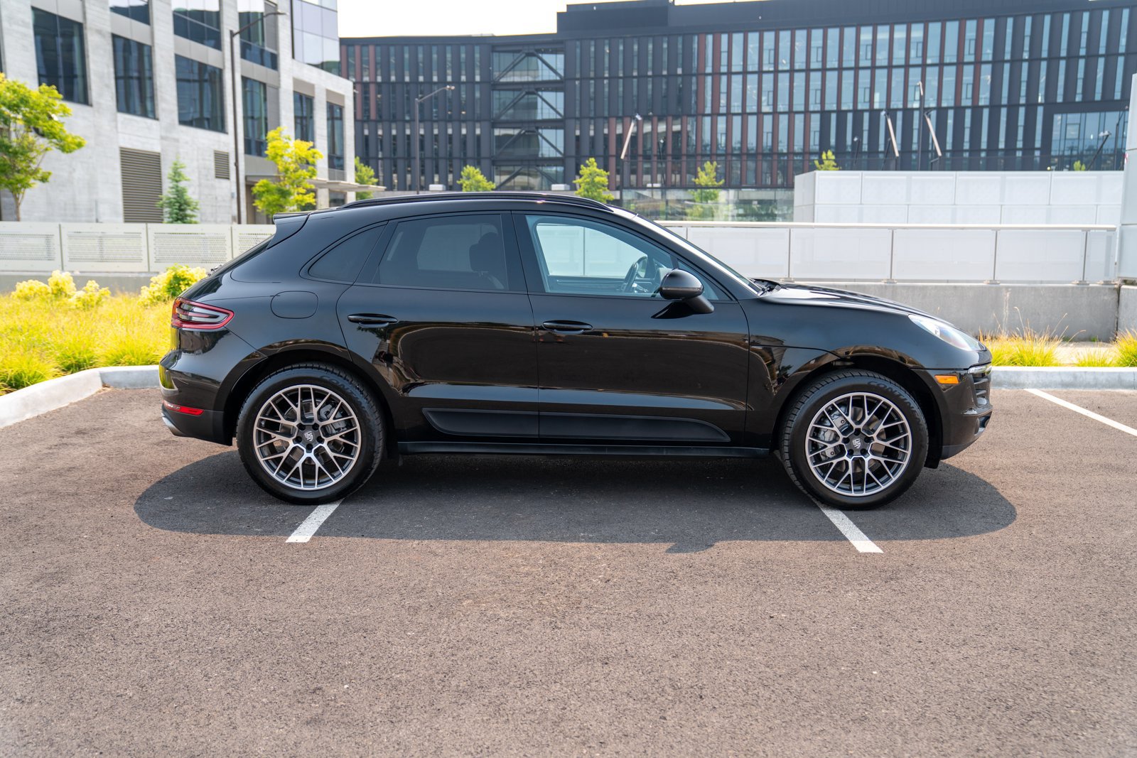 Used 2017 Porsche Macan S AWD/4WD image 8