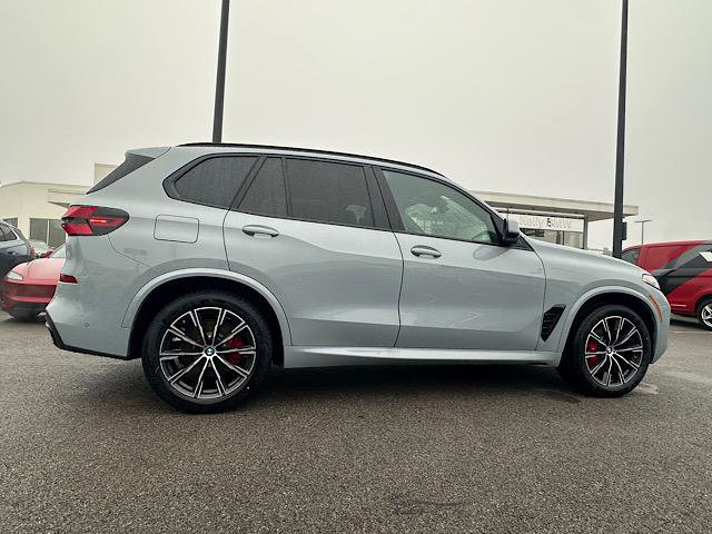 New 2026 BMW X5 xDrive40i w/ M Sport Package image 2