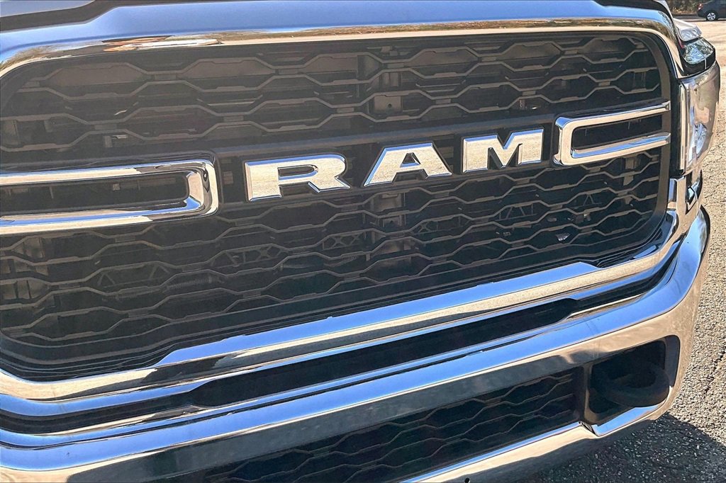 Used 2024 RAM 5500 Tradesman w/ Chrome Appearance Group image 27