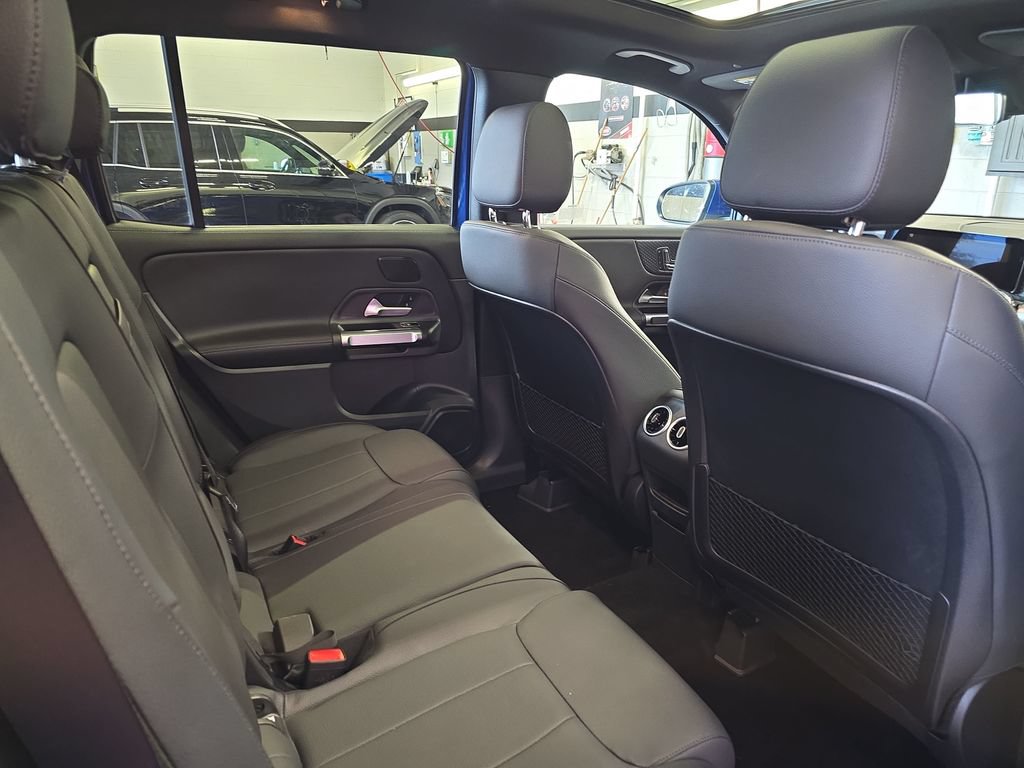 Used 2026 Mercedes-Benz GLB 250 image 12