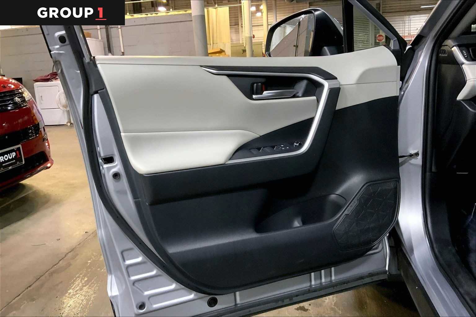 Used 2019 Toyota RAV4 XLE image 21