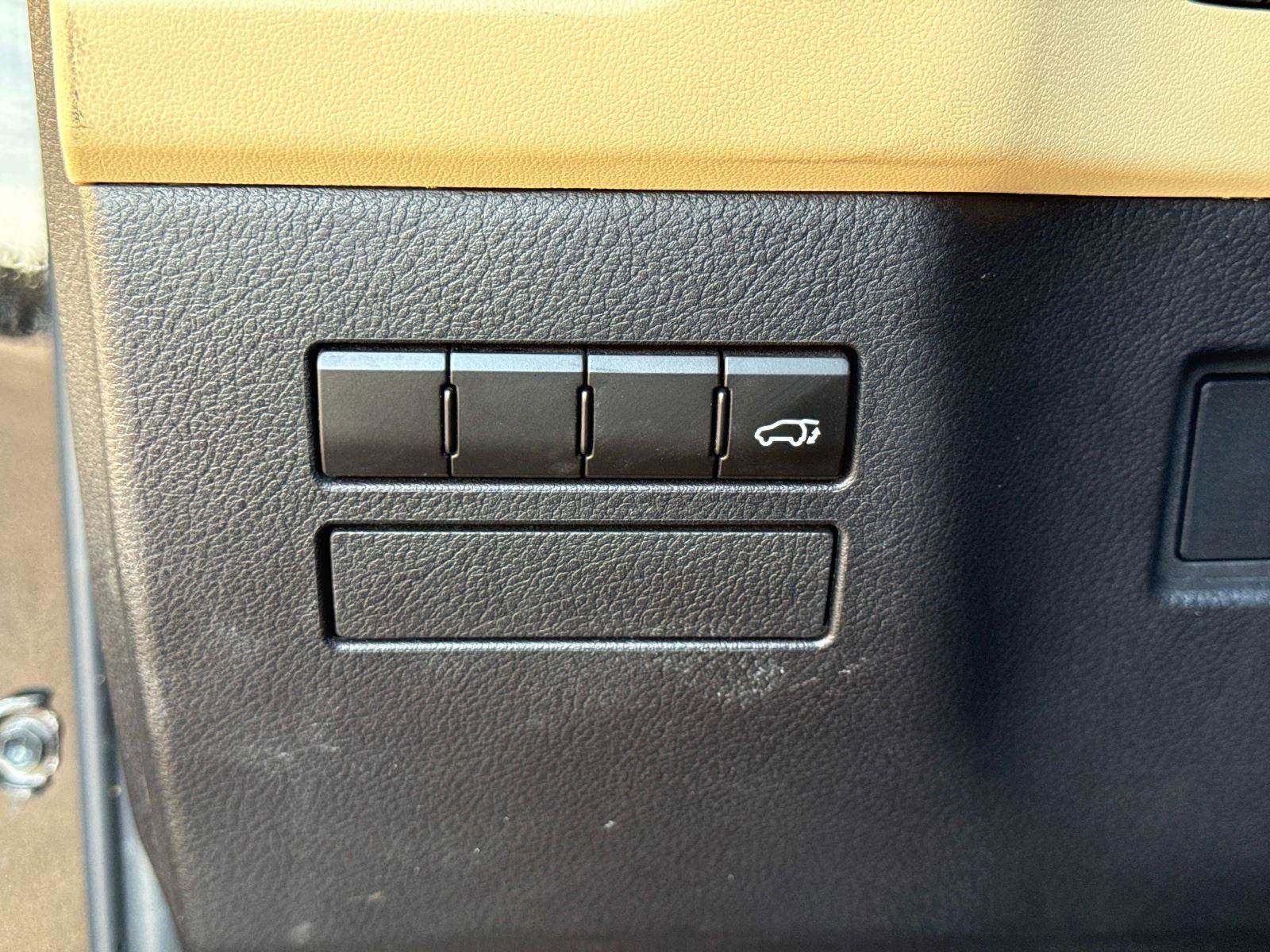 Used 2017 Lexus NX 200t FWD image 32