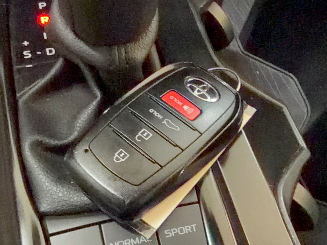 Used 2025 Toyota Camry LE FWD image 31