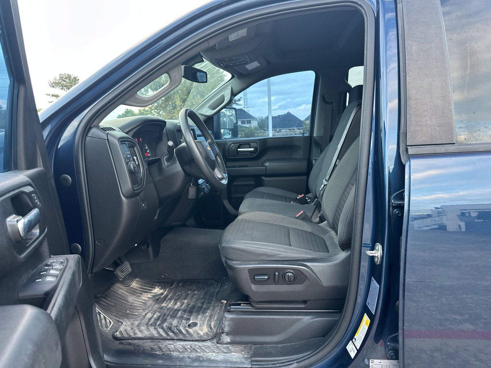 Used 2022 Chevrolet Silverado 2500 Custom w/ Custom Value Package RWD image 11