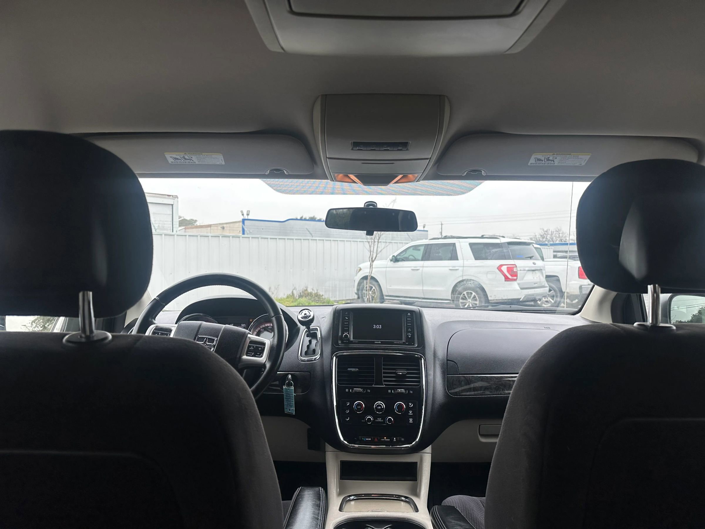 Used 2014 Dodge Grand Caravan SXT w/ Rear Park Assist Package image 17