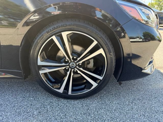 Certified 2020 Nissan Sentra SR w/ Premium Package FWD image 11