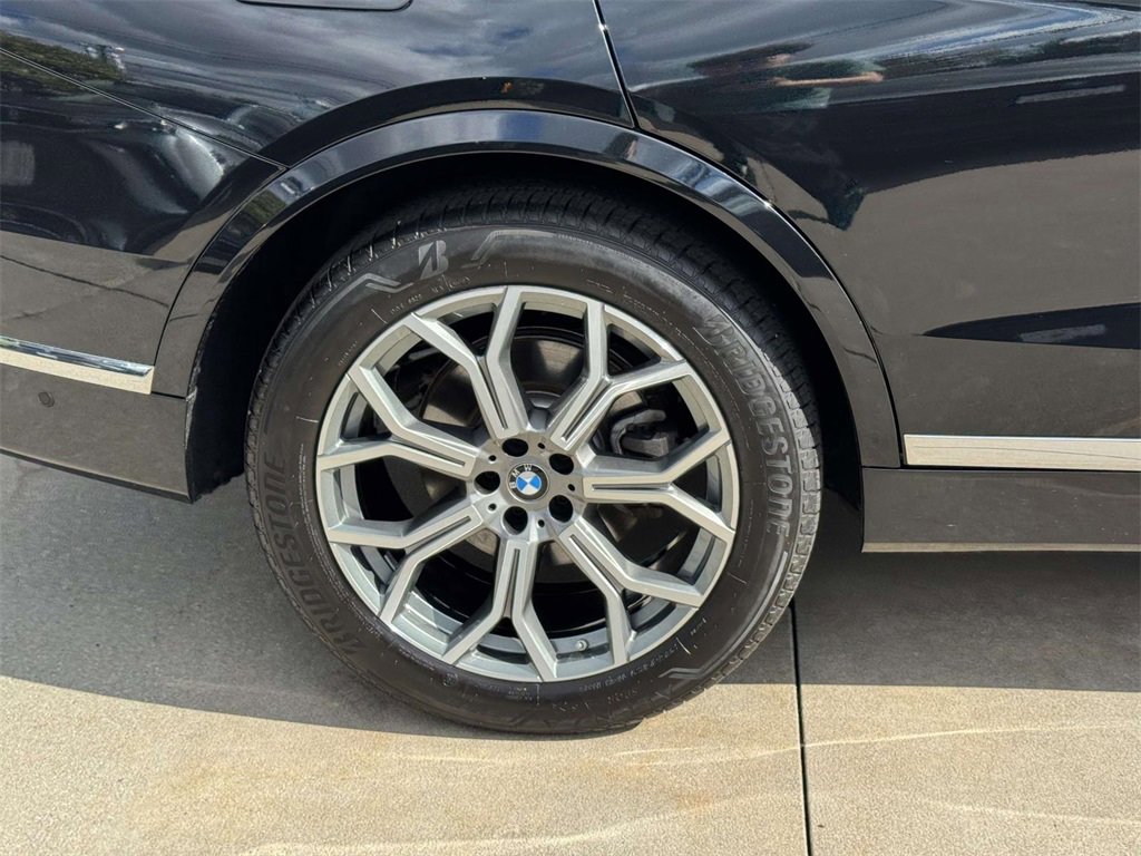 Certified 2025 BMW X7 xDrive40i w/ Premium Package image 9