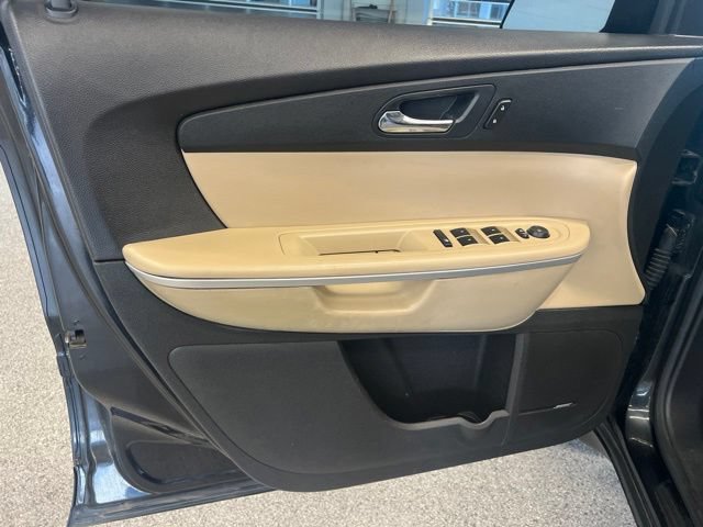 Used 2011 GMC Acadia SLT AWD/4WD image 26
