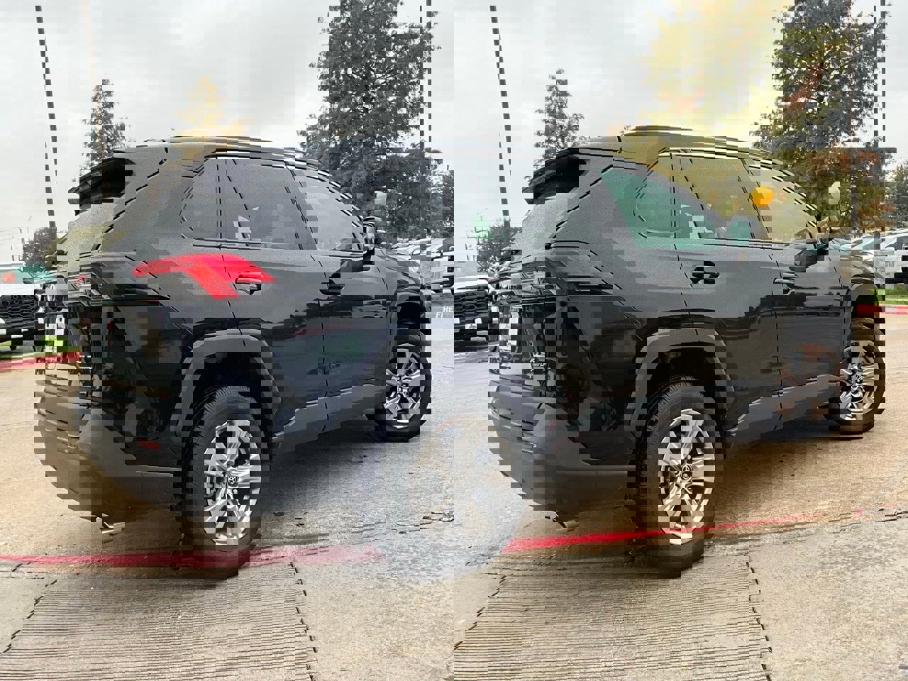 Used 2024 Toyota RAV4 XLE image 6