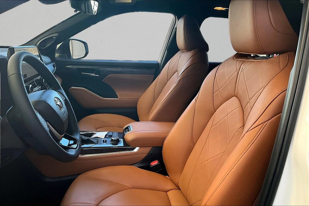 Used 2026 Toyota Highlander Platinum image 20