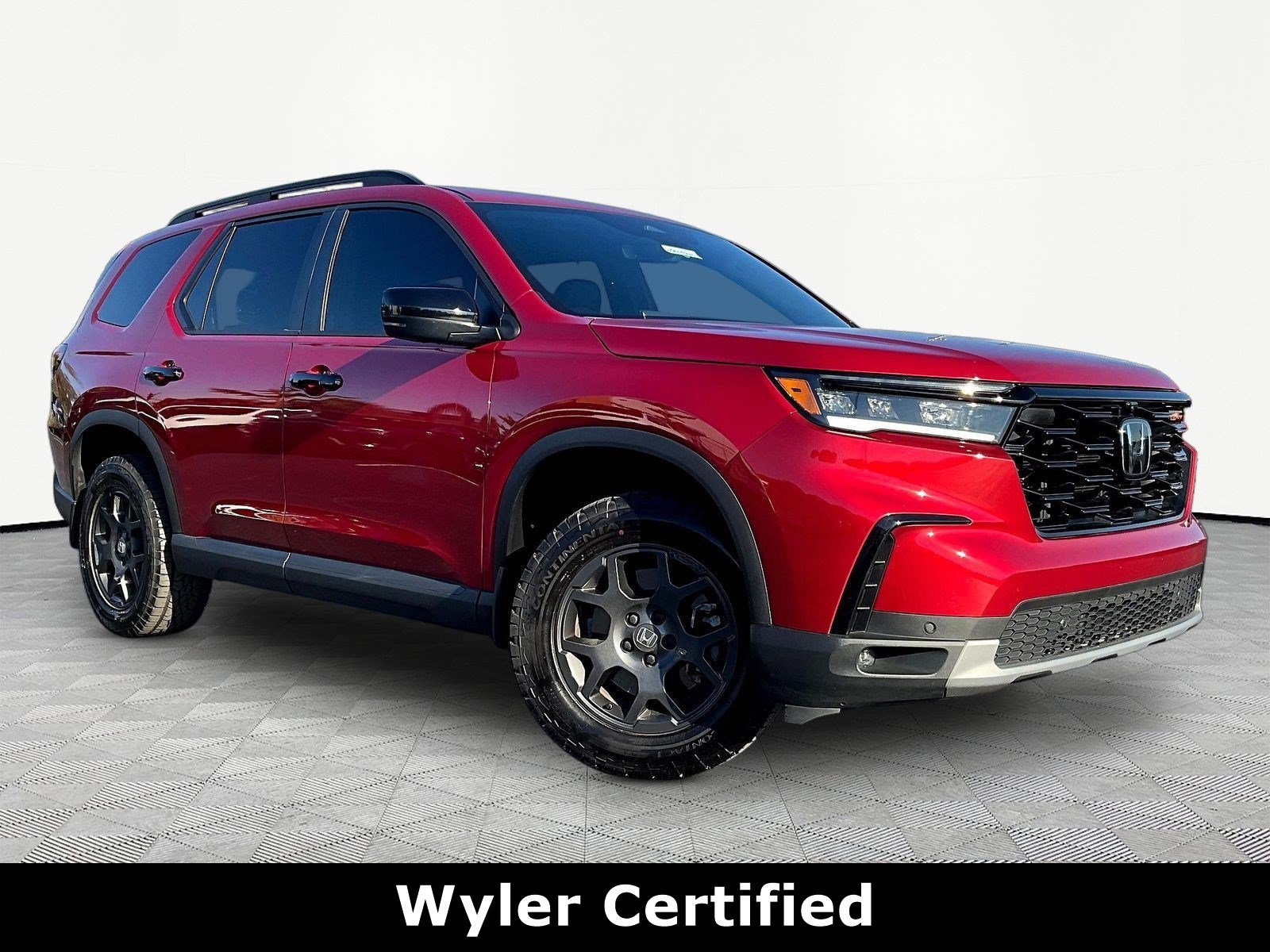 Used 2025 Honda Pilot TrailSport image 3