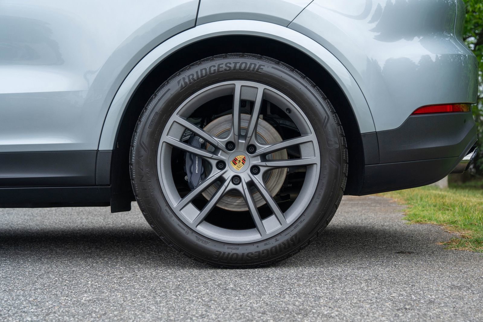 Certified 2024 Porsche Cayenne AWD/4WD image 12