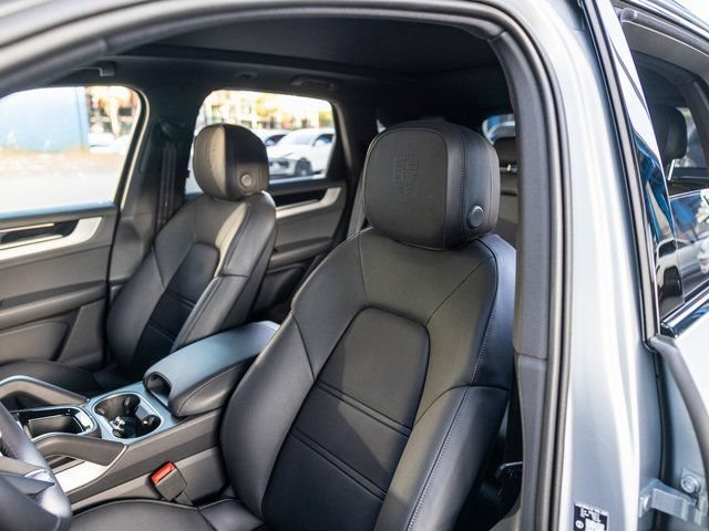 Certified 2026 Porsche Cayenne S AWD/4WD image 22