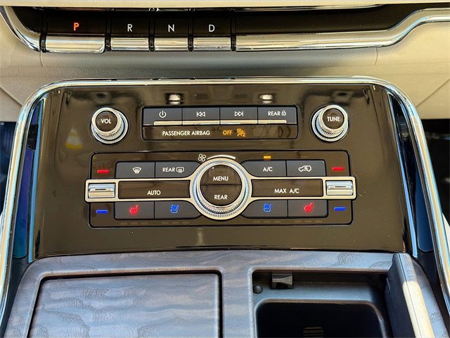 Used 2019 Lincoln Navigator Reserve image 38