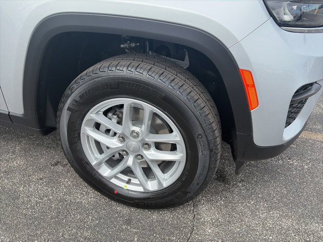New 2026 Jeep Grand Cherokee Laredo X AWD/4WD image 9