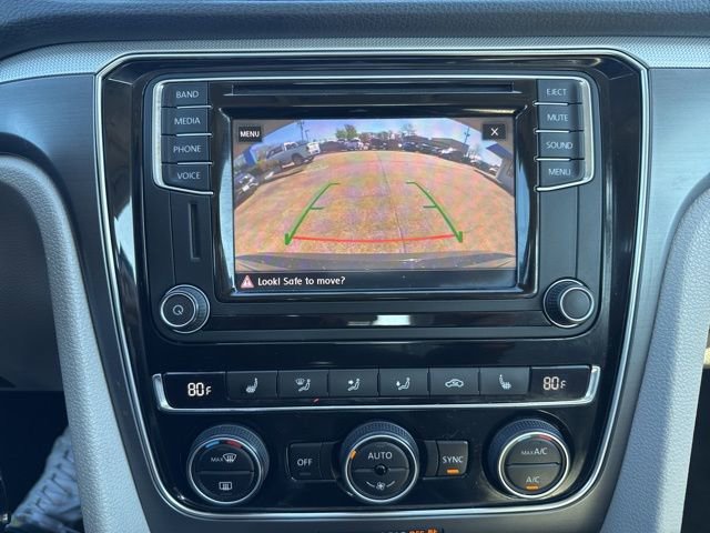 Used 2017 Volkswagen Passat 1.8T R-Line w/ R-Line Lighting Package image 28