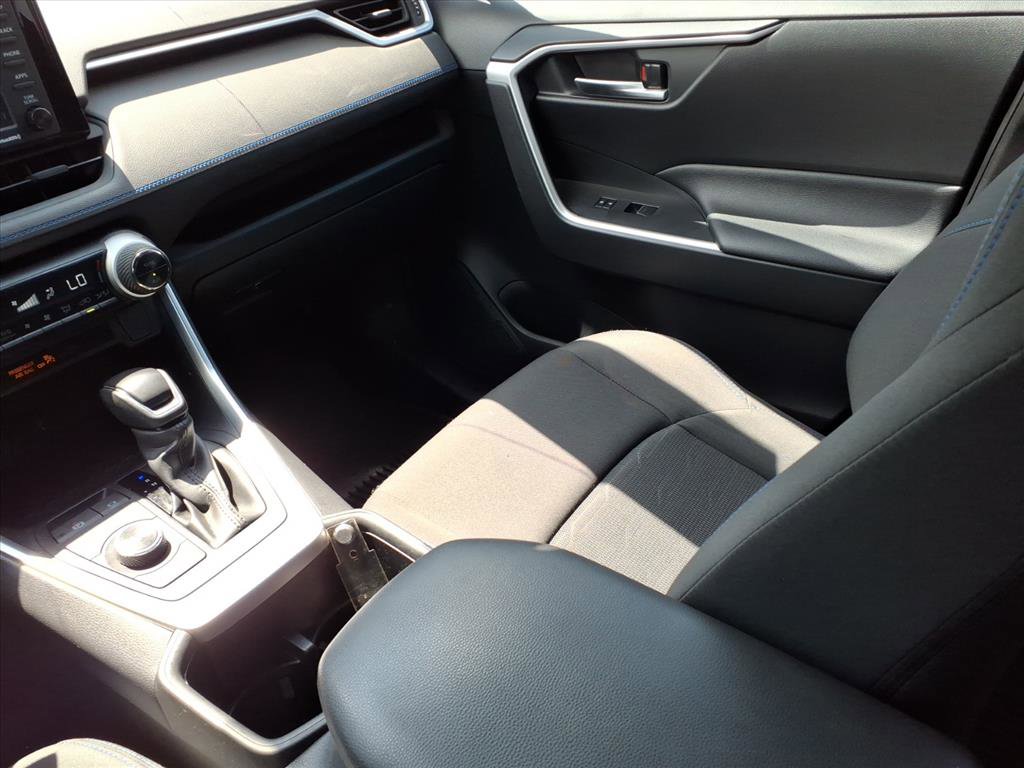 Used 2022 Toyota RAV4 SE image 19