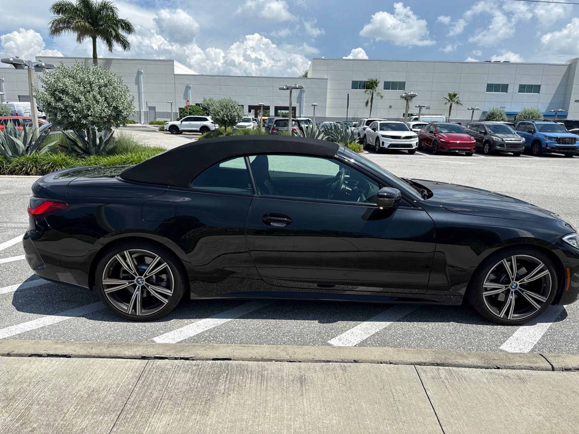 Used 2023 BMW 430i Convertible w/ M Sport Package RWD image 6