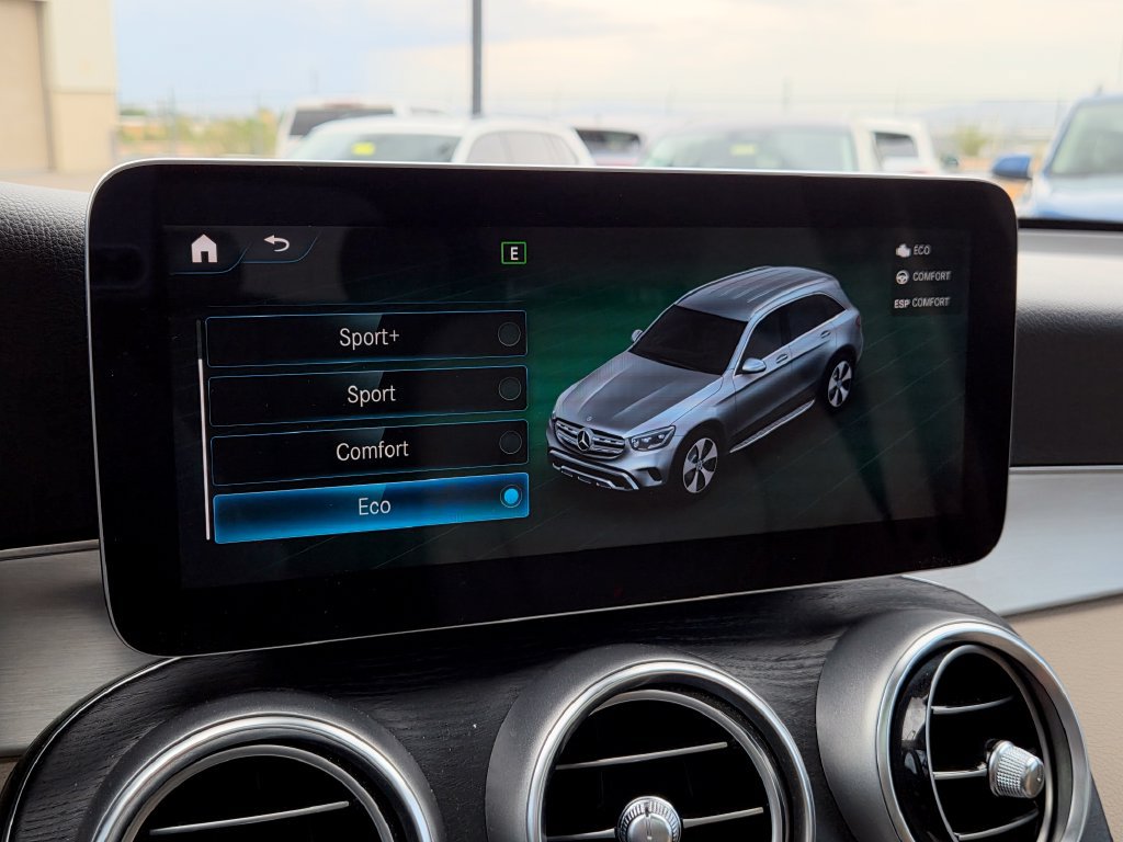 Used 2022 Mercedes-Benz GLC 300 image 24