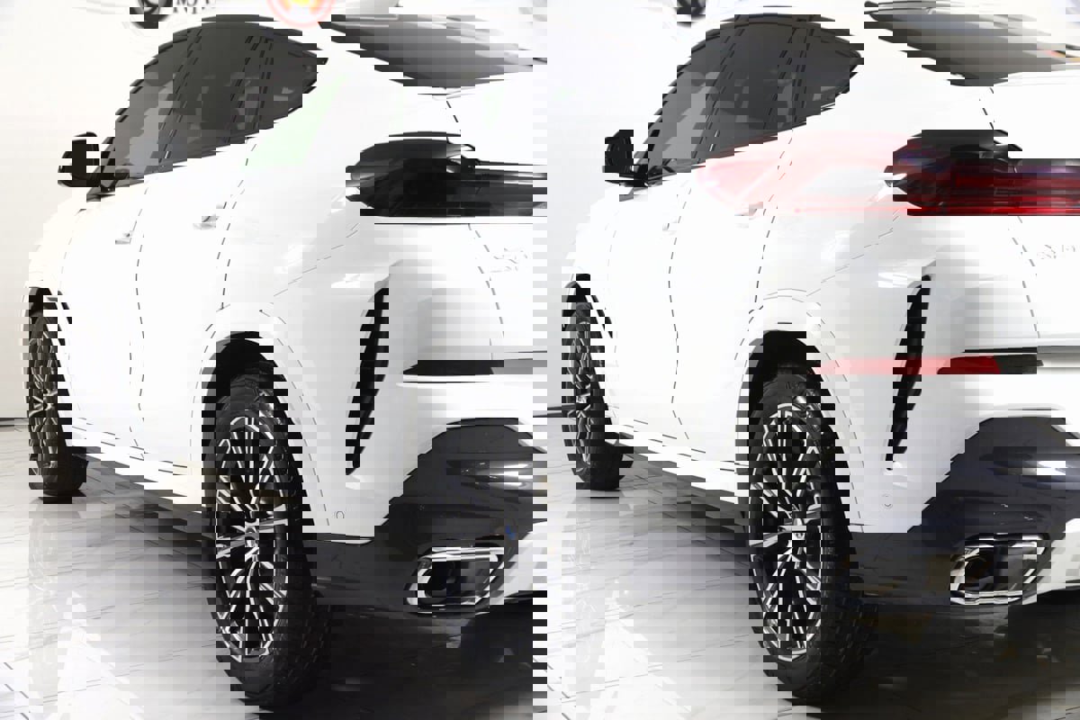 Used 2024 BMW X6 xDrive40i image 30