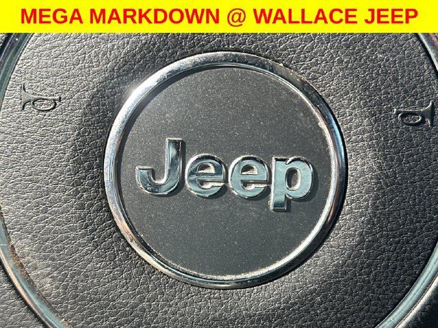Used 2017 Jeep Wrangler Unlimited Sahara w/ Connectivity Group AWD/4WD image 16