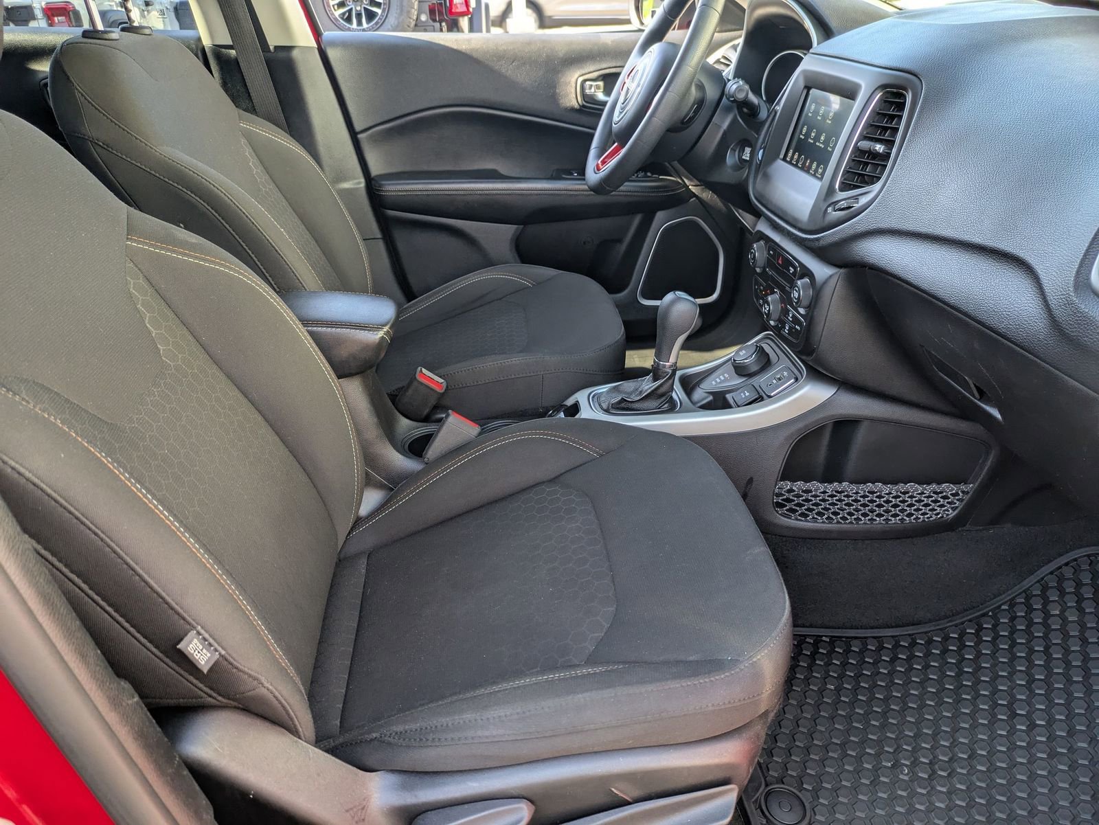 Used 2020 Jeep Compass Sport image 37