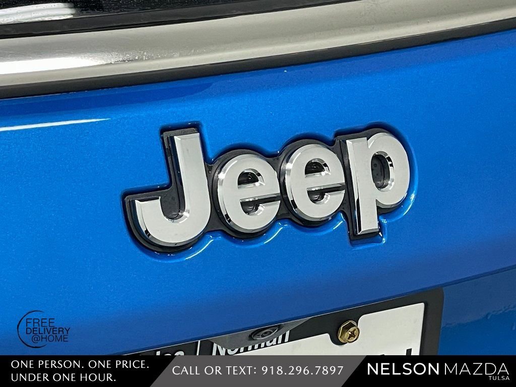 Used 2025 Jeep Compass Latitude image 17