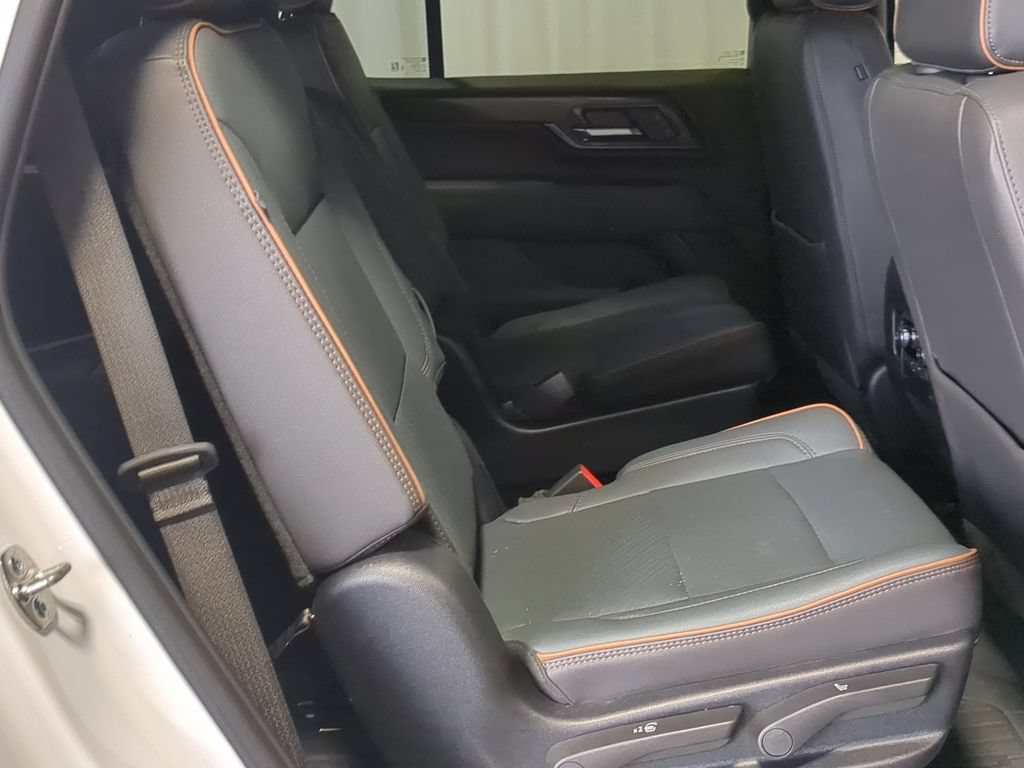 Used 2025 GMC Yukon AT4 w/ AT4 Premium Package AWD/4WD image 21