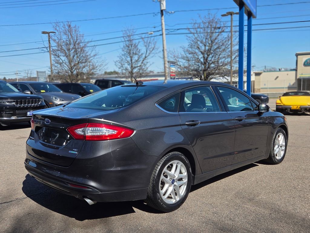 Used 2016 Ford Fusion SE image 6