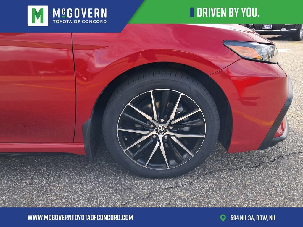 Used 2022 Toyota Camry SE w/ Convenience Package FWD image 4