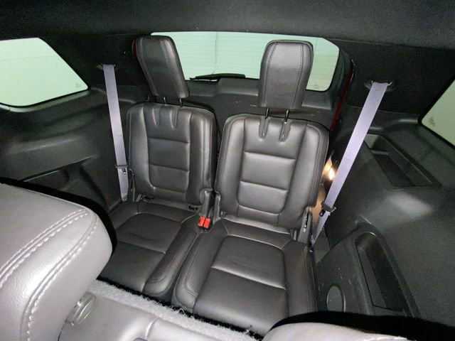 Used 2014 Ford Explorer XLT w/ Equipment Group 202A AWD/4WD image 30