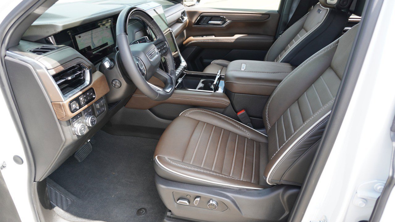Used 2025 GMC Yukon Denali Ultimate image 15