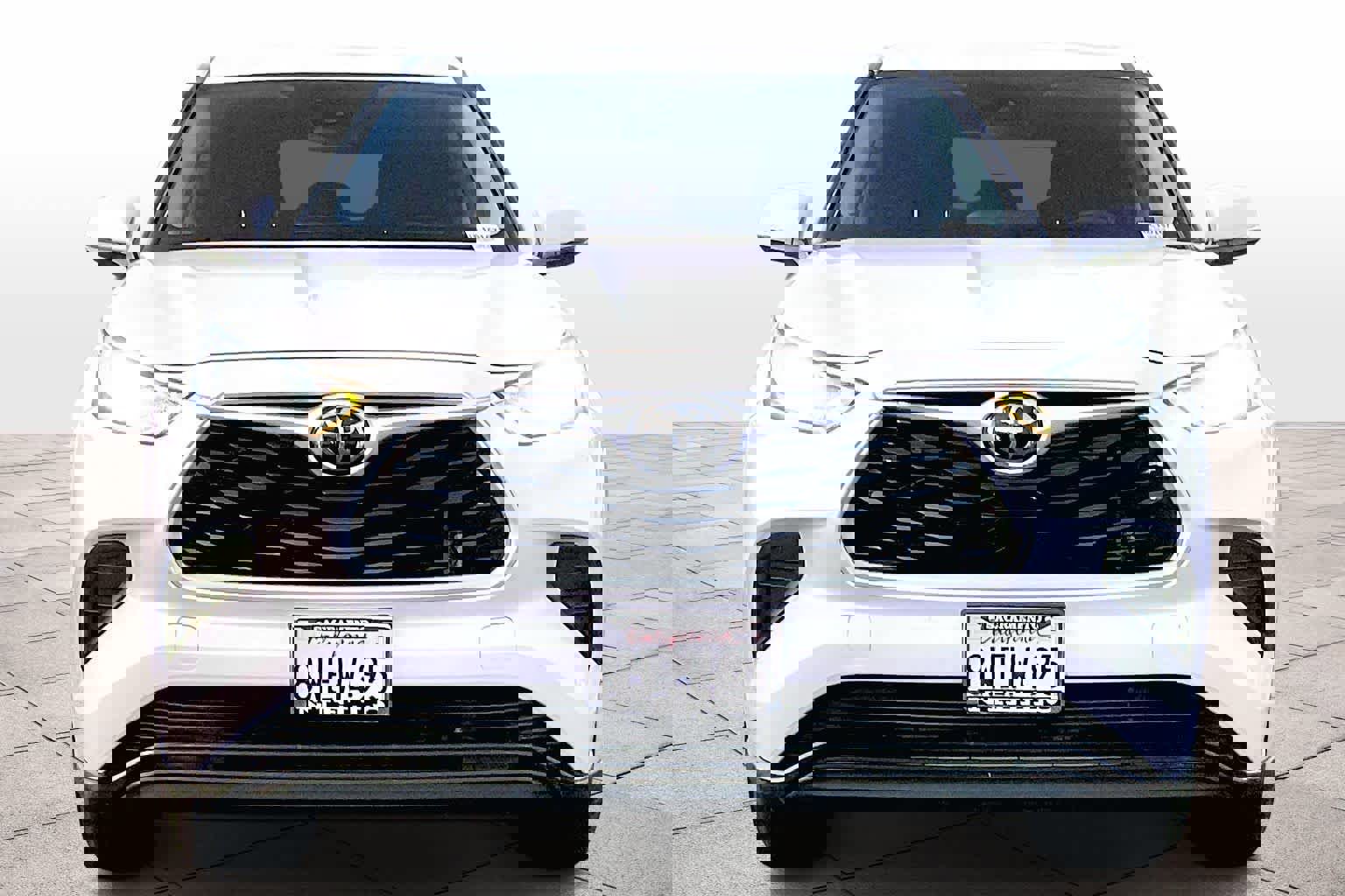 Used 2021 Toyota Highlander L image 3