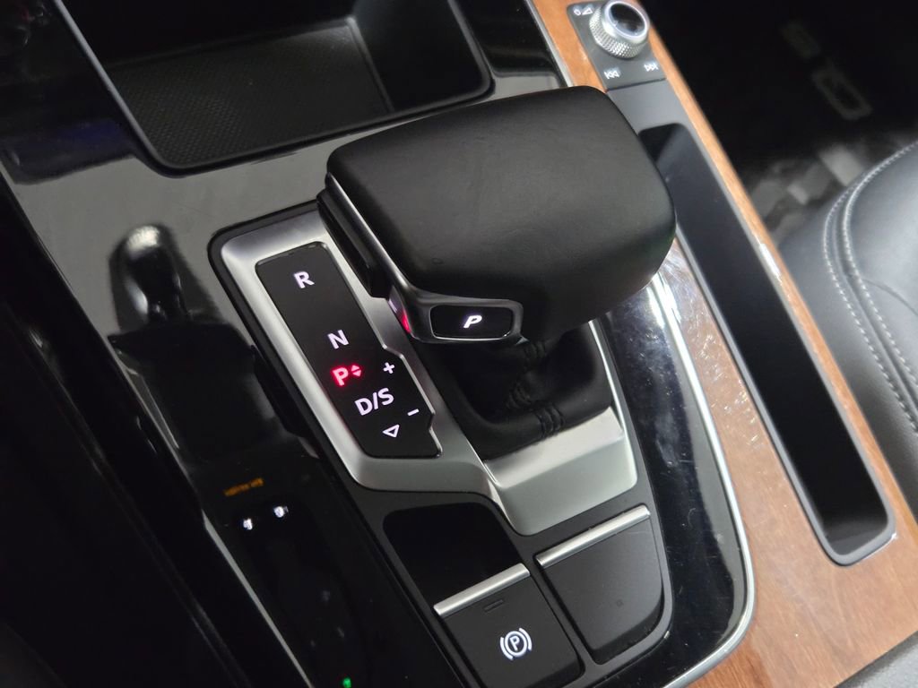 Used 2022 Audi Q5 2.0T Premium w/ Convenience Package image 7