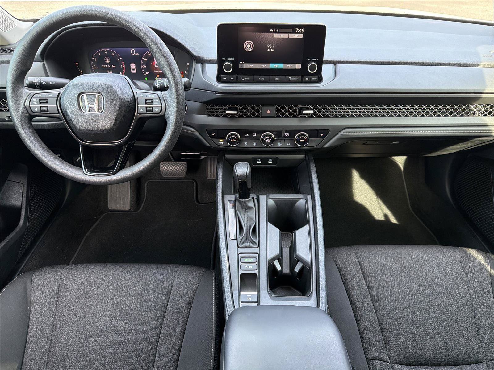 Used 2025 Honda Accord SE image 9