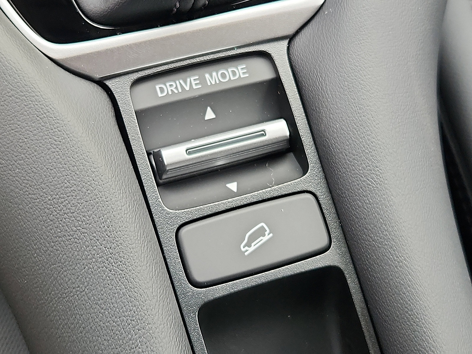 New 2026 Honda HR-V EX-L image 16