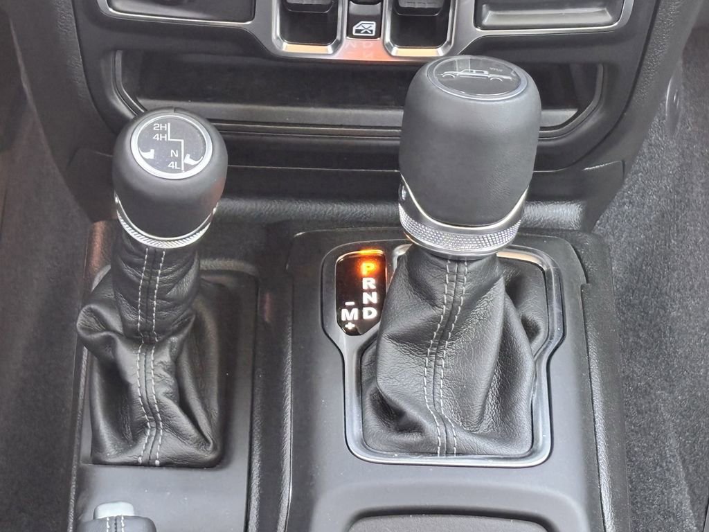 New 2025 Jeep Gladiator Sport image 16