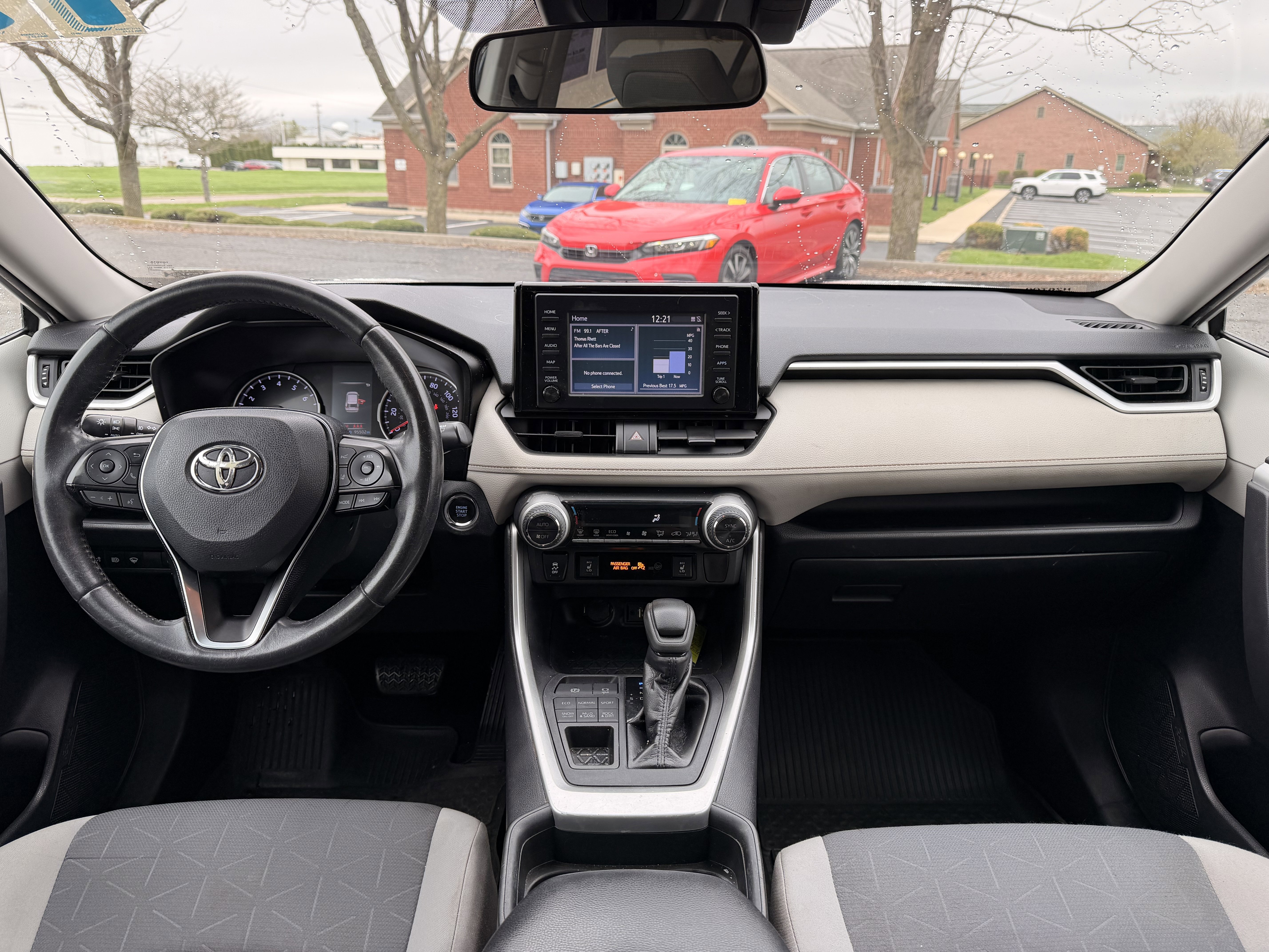 Used 2019 Toyota RAV4 XLE w/ Convenience Package AWD/4WD image 16