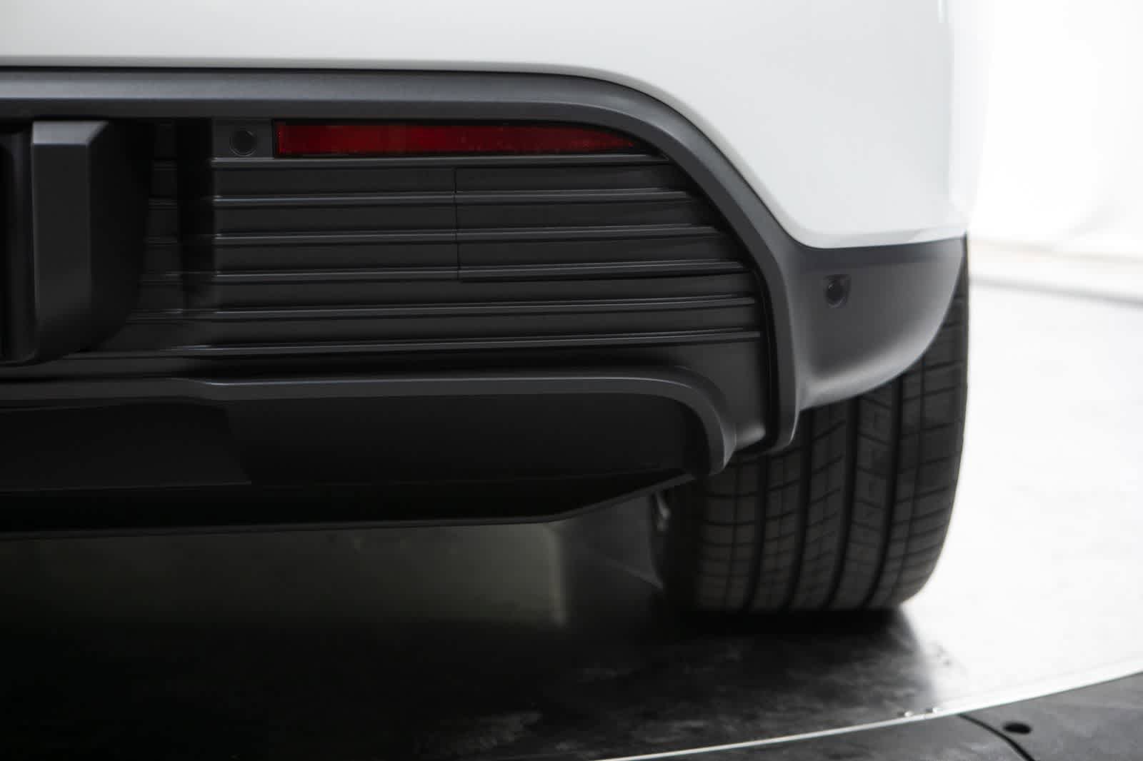 New 2026 Porsche Macan Electric RWD image 20
